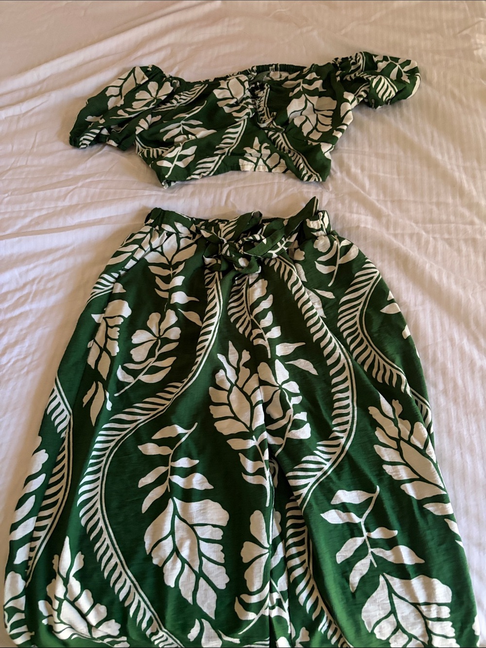 Green and White Leaf Print Two-Piece crop Set